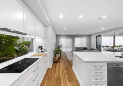 Luxury, Light & Lifestyle in Prestigious Beachside Mooloolaba