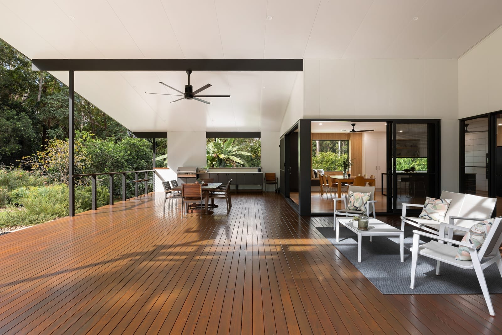 Elegant Entertainer on One Perfect Acre!