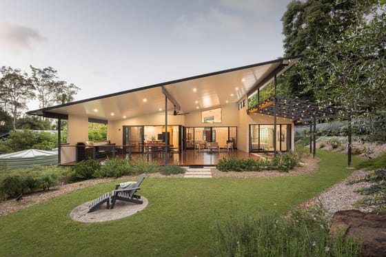 Elegant Entertainer on One Perfect Acre!