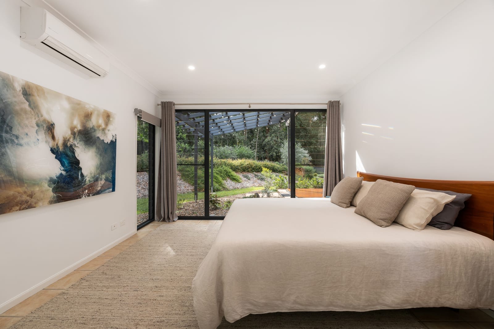 Elegant Entertainer on One Perfect Acre!