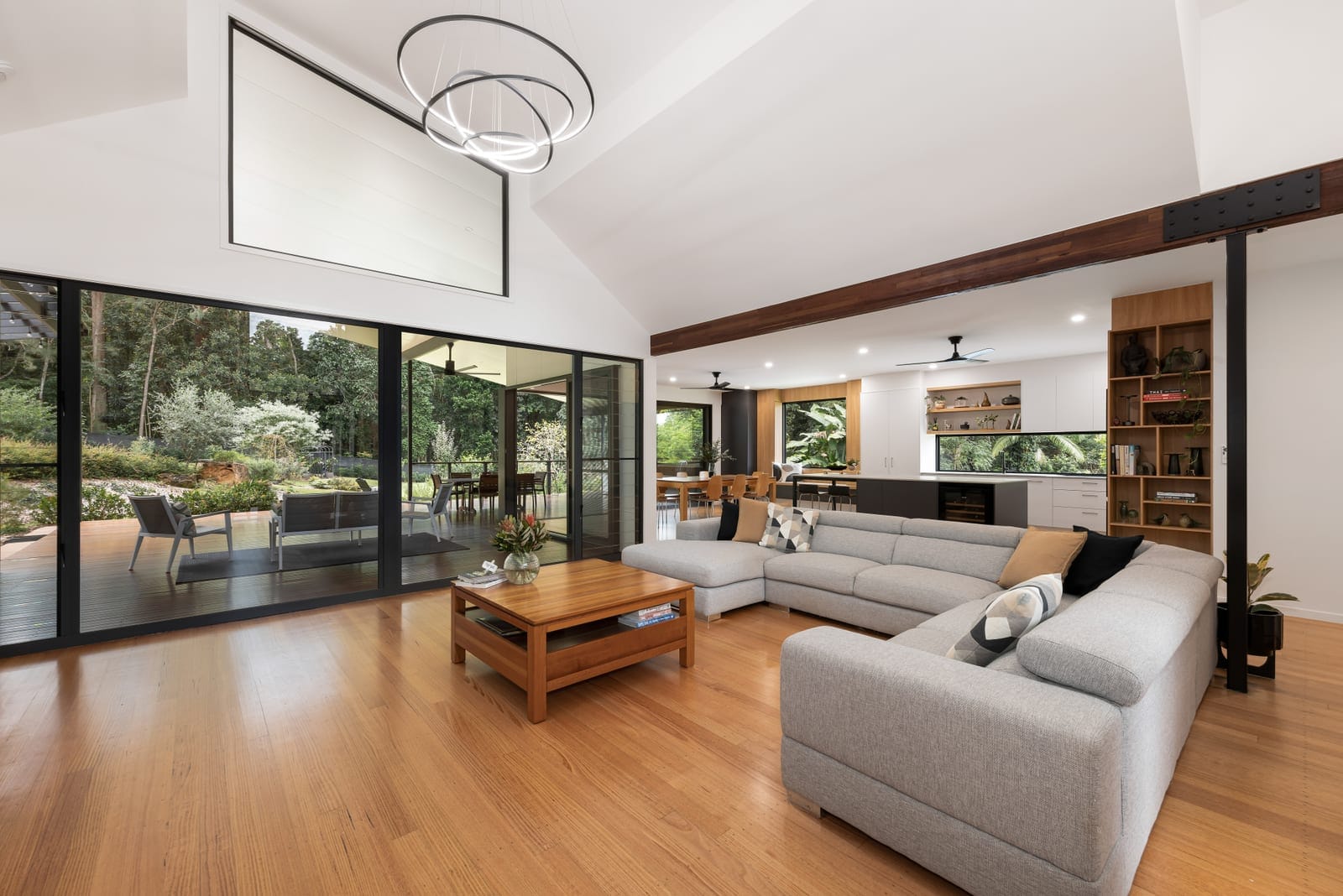 Elegant Entertainer on One Perfect Acre!