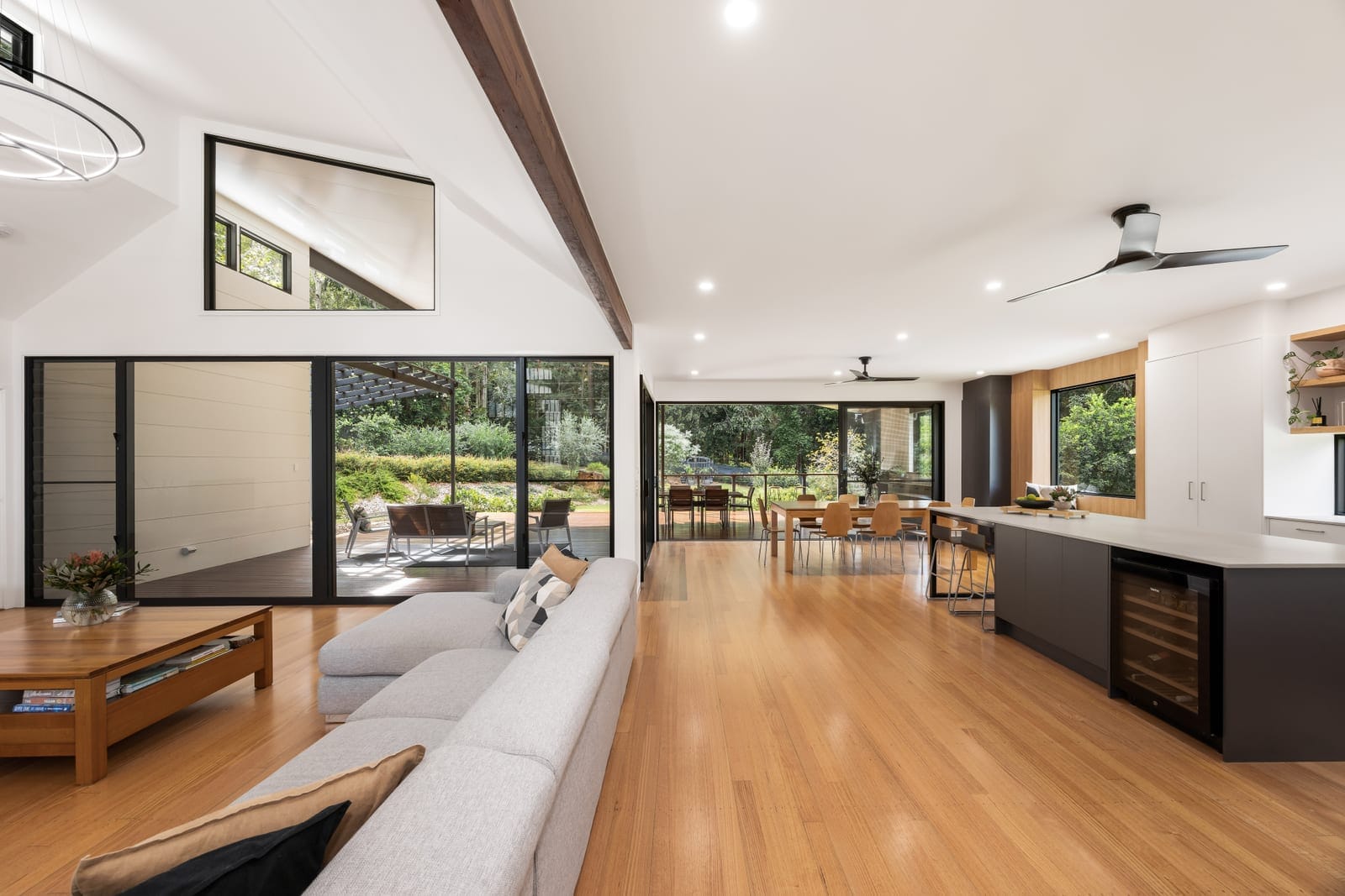 Elegant Entertainer on One Perfect Acre!