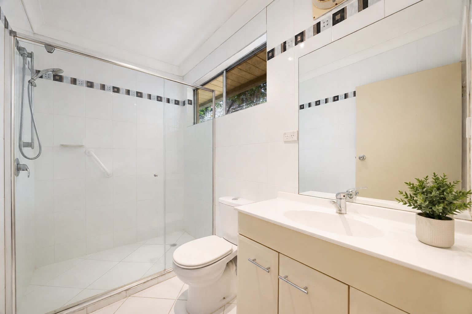 SOLD BY JAMIE VIBERT & NAJ ELSAYED