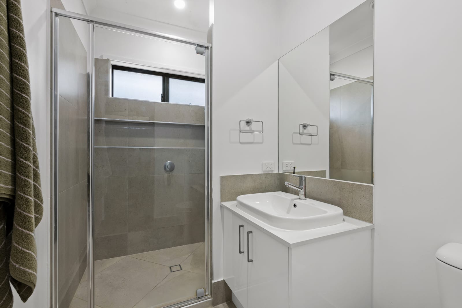 SOLD BY JAMIE VIBERT & NAJ ELSAYED