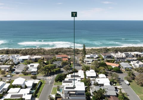 Brand New: High-End Luxury Living, 100m to the Beach