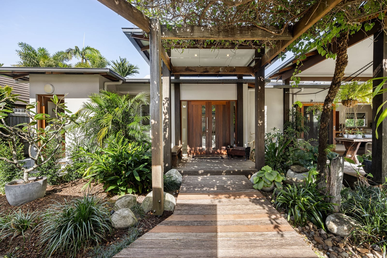 A Sanctuary of Coastal Calm and Privacy