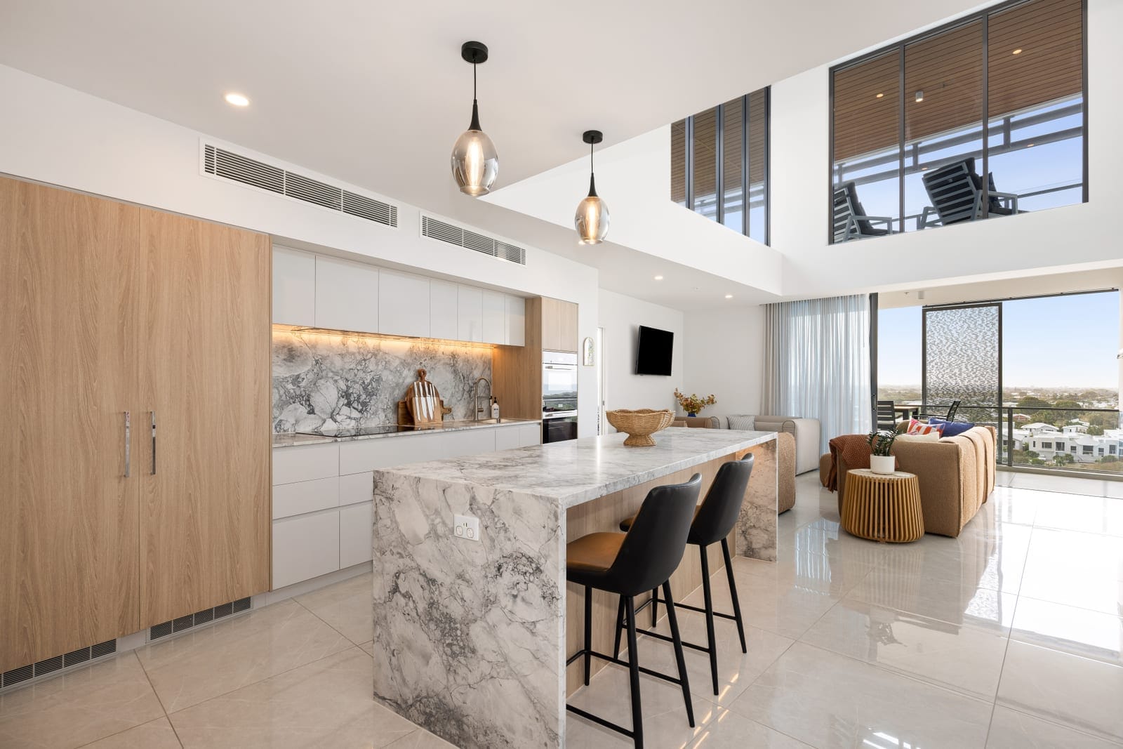 Beachside Penthouse Prestige: North Facing with Rooftop Terrace