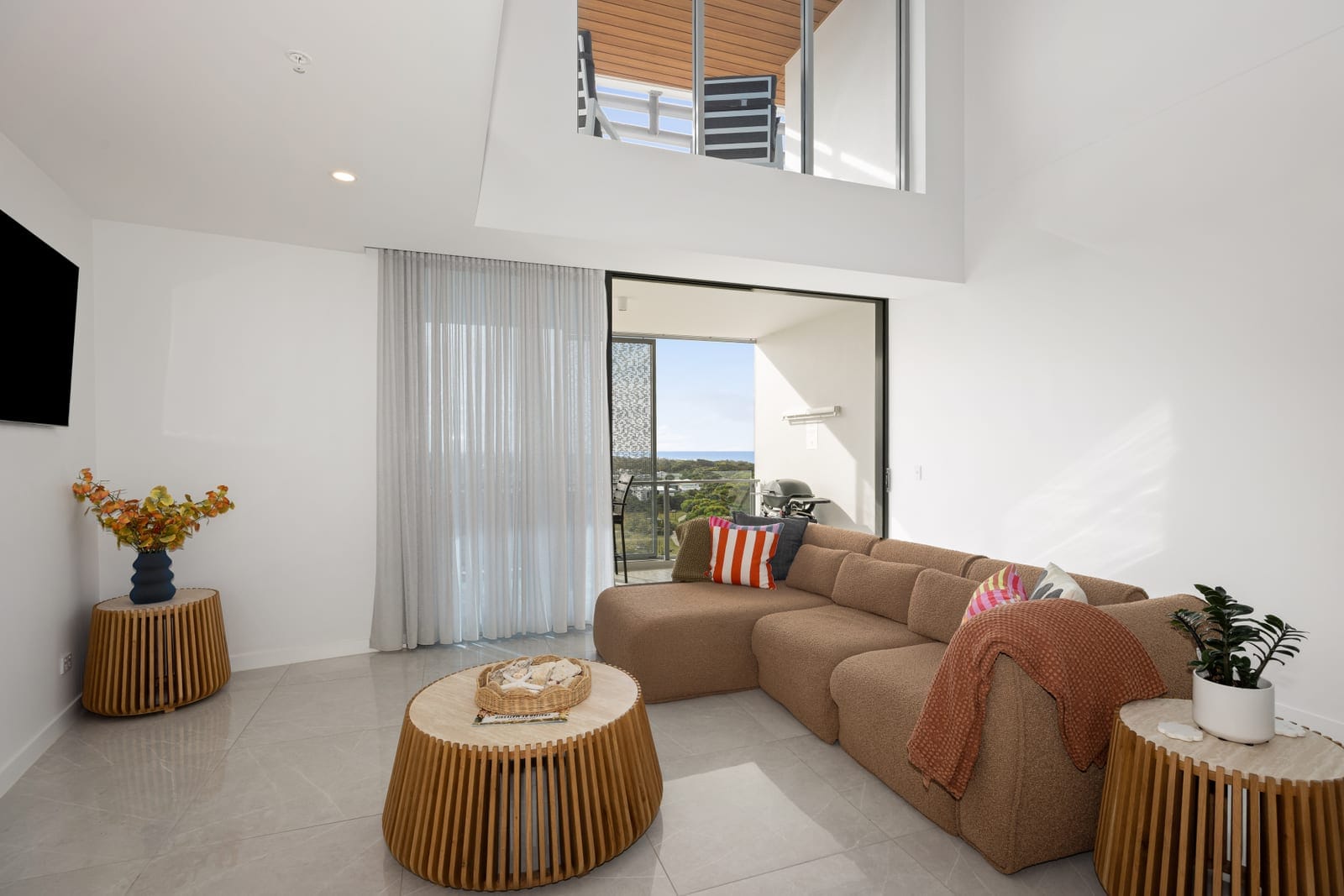 Beachside Penthouse Prestige: North Facing with Rooftop Terrace