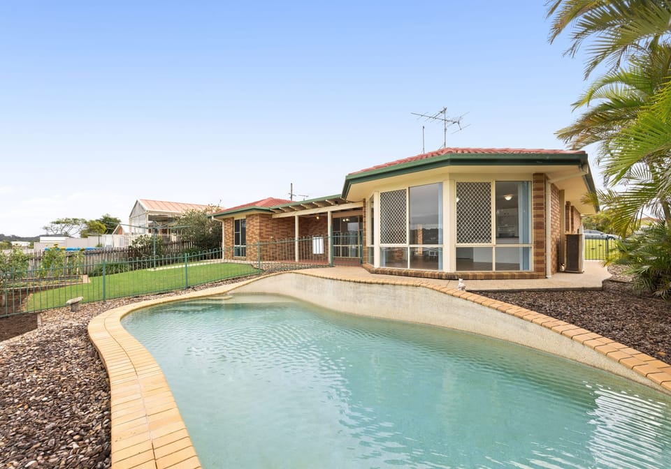 SOLD BY JAMIE VIBERT & NAJ ELSAYED