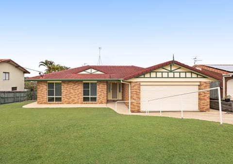 SOLD BY JAMIE VIBERT & NAJ ELSAYED