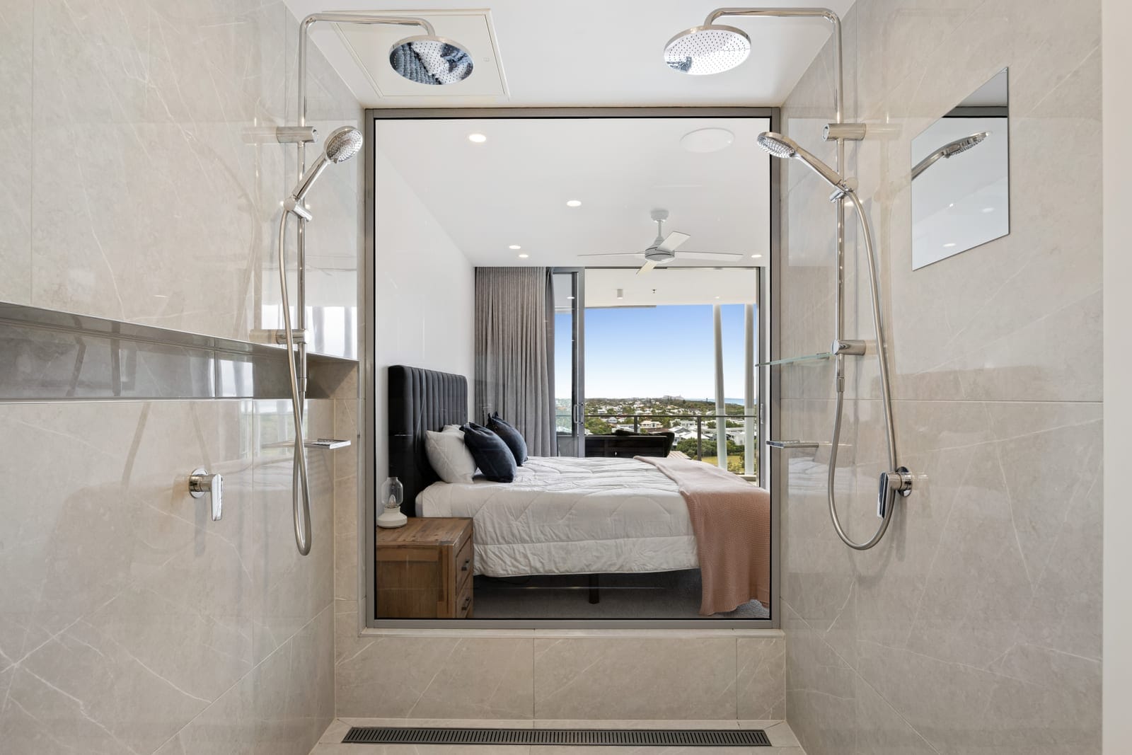 North Facing Luxury Penthouse with Rooftop Terrace