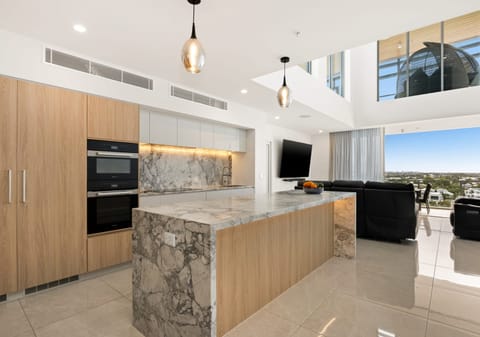 North Facing Luxury Penthouse with Rooftop Terrace