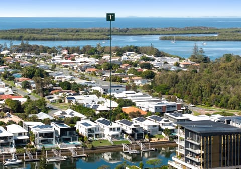 Elegant Entertainer: Waterfront with Pontoon & Ocean Access