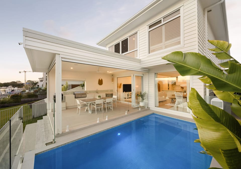 Elegant Entertainer: Waterfront with Pontoon & Ocean Access