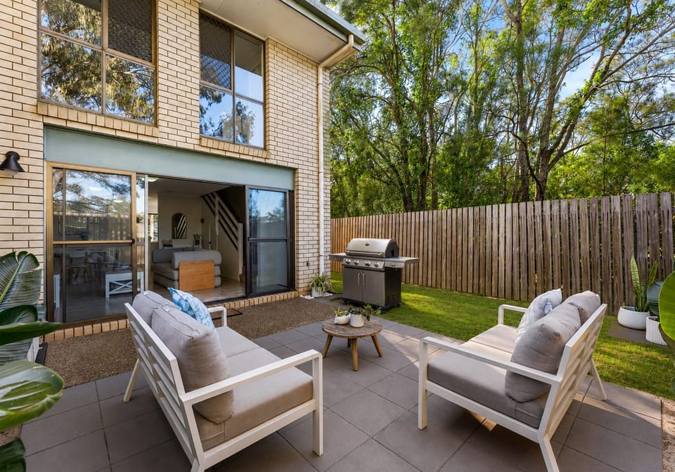 SOLD BY JAMIE VIBERT & NAJ ELSAYED