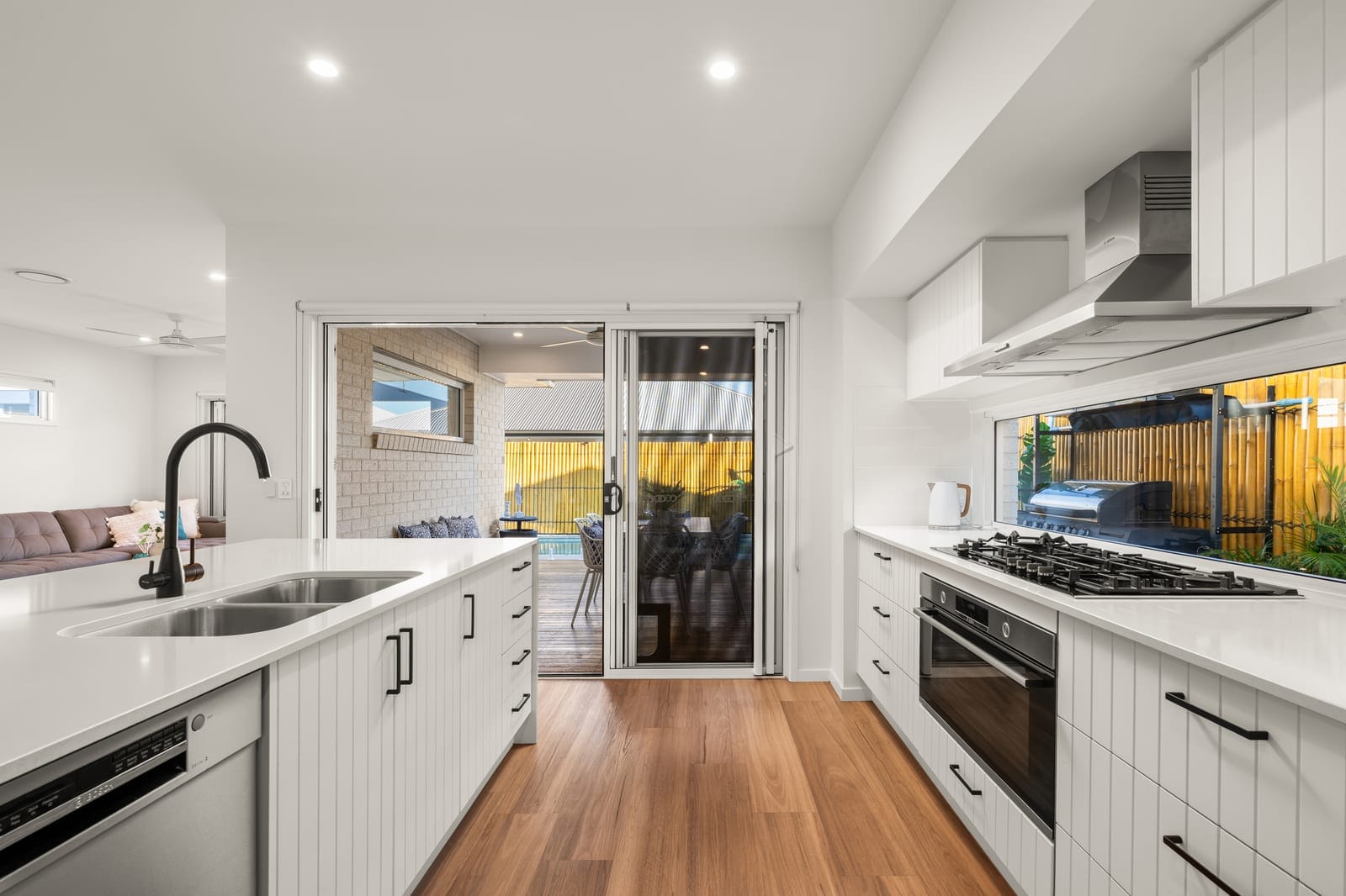 GUIDE $1.25M-$1.35M OFFERS CLOSE 5PM MONDAY 5TH OCTOBER