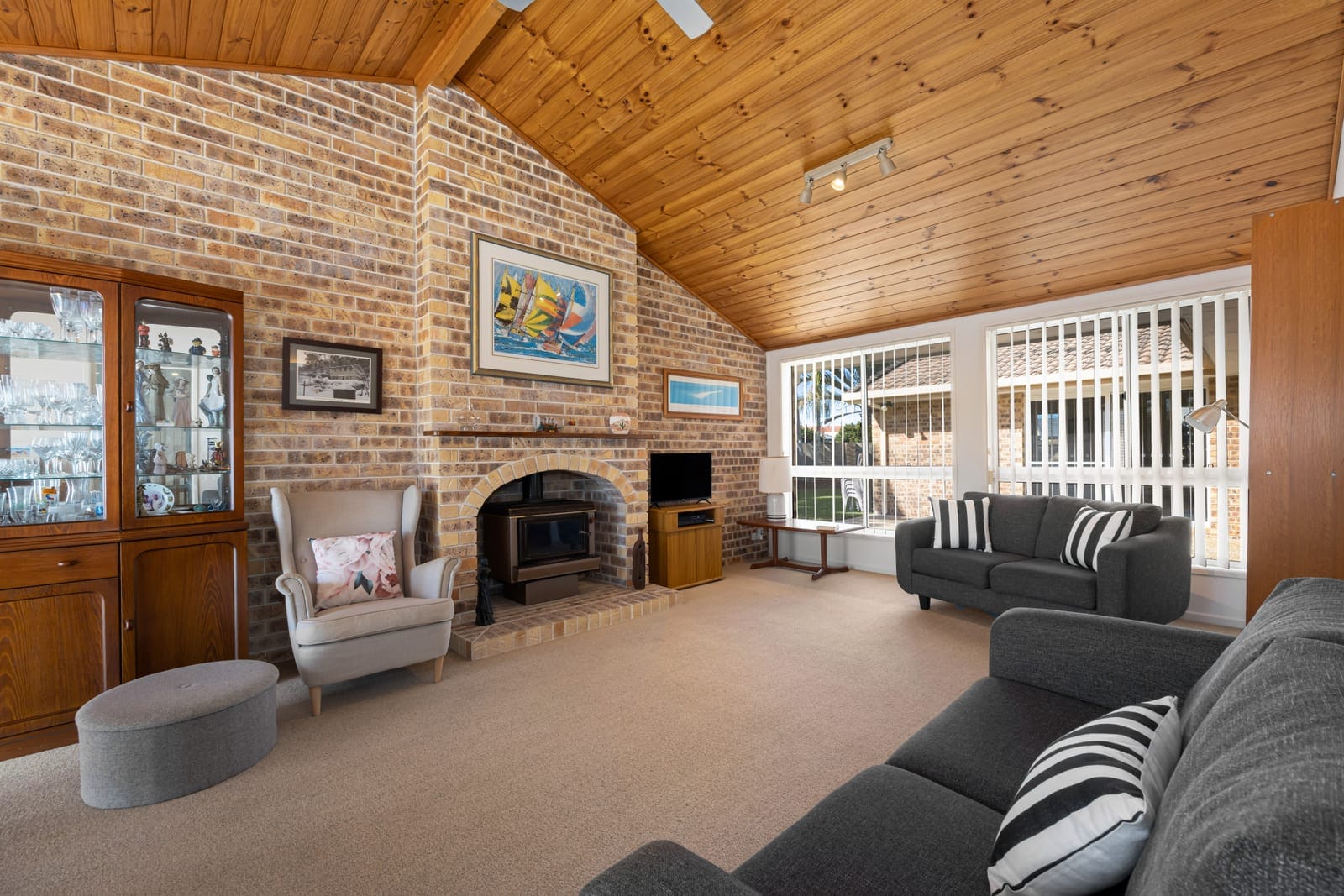 Family-Friendly Waterfront Living: Ocean Access, ¼ Acre!