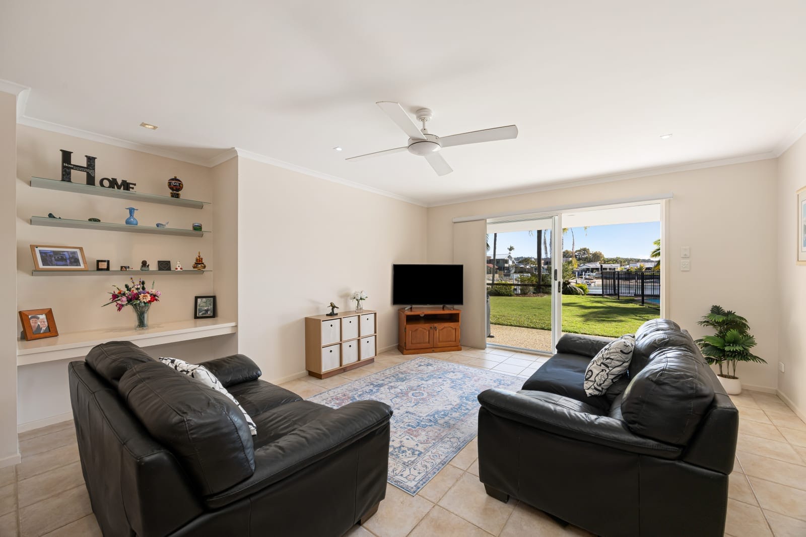 Family-Friendly Waterfront Living: Ocean Access, ¼ Acre!