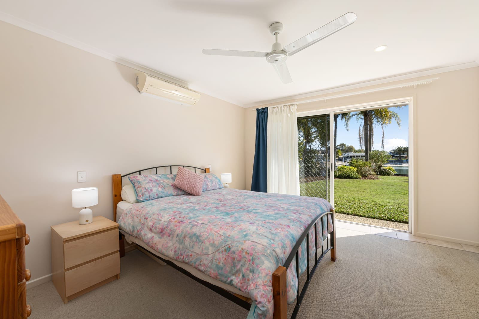 Family-Friendly Waterfront Living: Ocean Access, ¼ Acre!