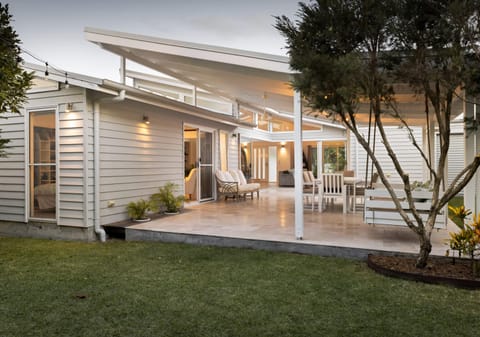 Beachside Charmer: Dual Living Four Bedroom Home with Office!