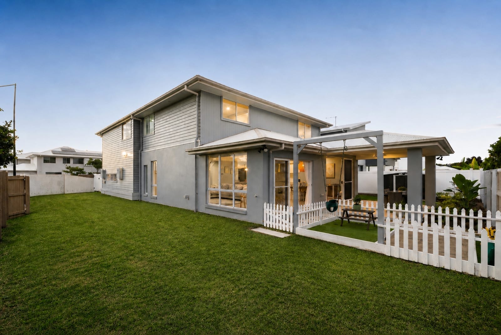 Exceptional Family Living in The Avenues