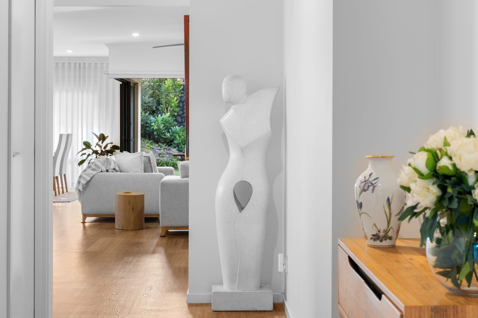 Contemporary Luxury Meets Peaceful Bushland Living