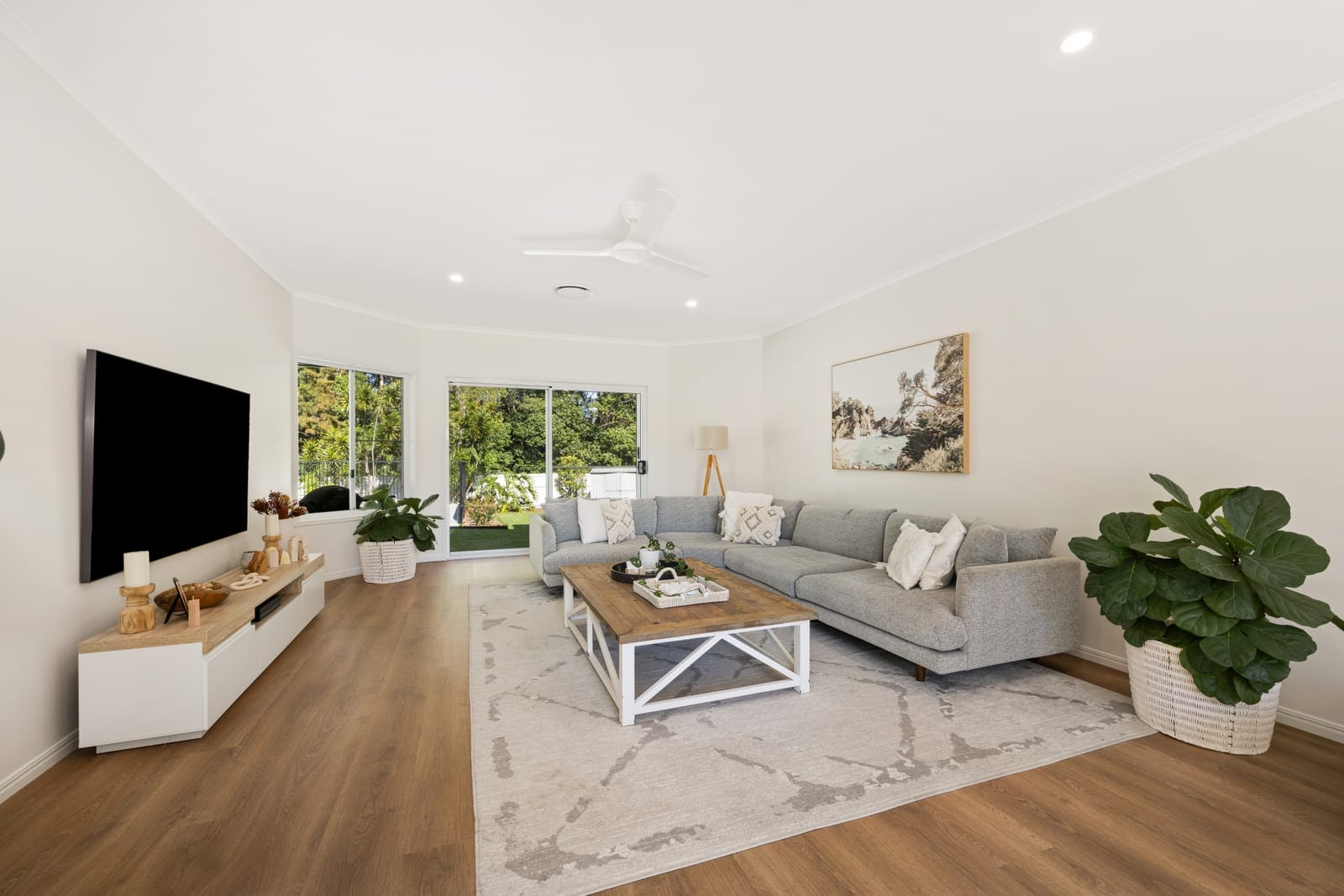 Renovated Resort-Style Family Living on 1,423m²