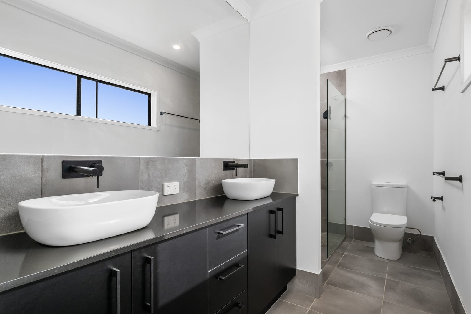 Genuine Opportunity, Seller Ready to Move!!