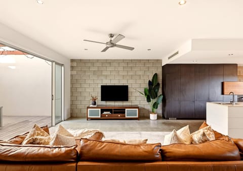 Sophisticated Parkside Living in the Heart of Sunshine Cove