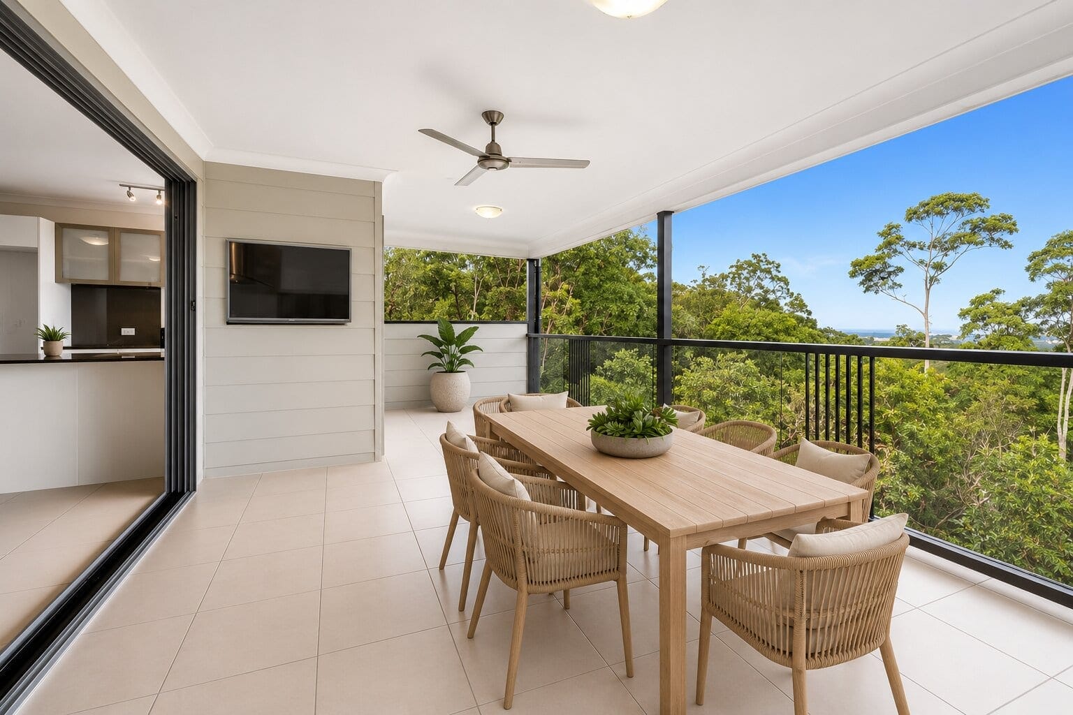 Modern Family Sanctuary - Stunning Rainforest Views