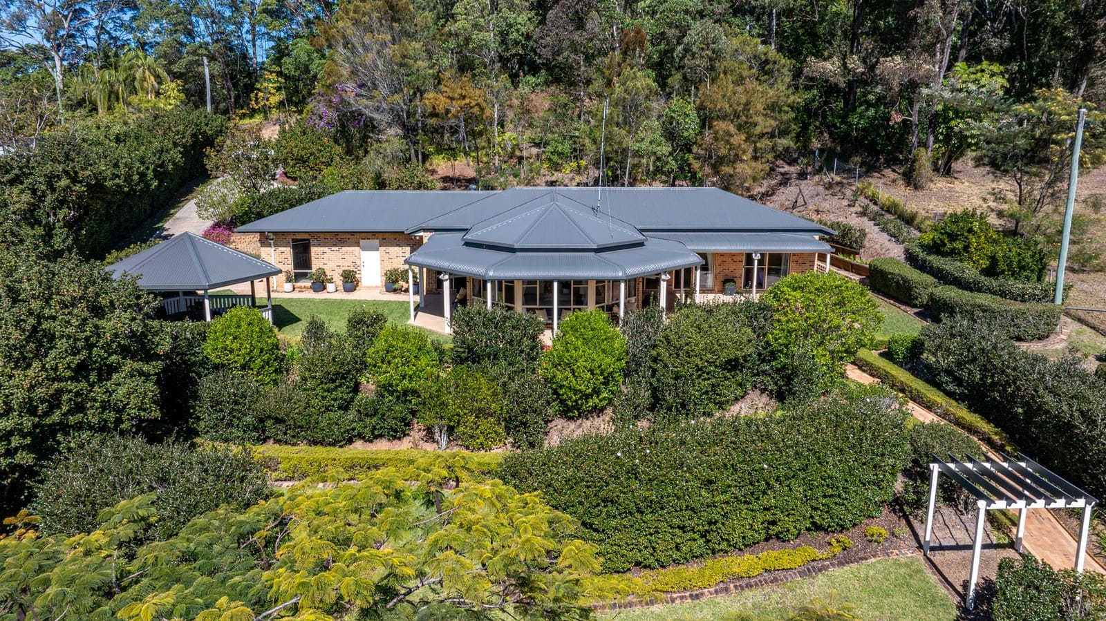SOLD BY JAMIE VIBERT & NAJ ELSAYED