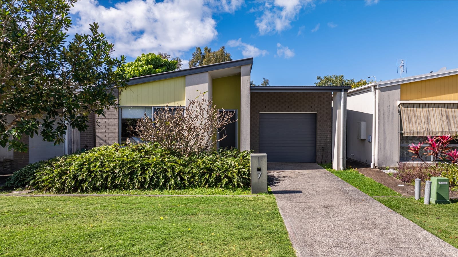 Peaceful Living with Nature at Your Back Door