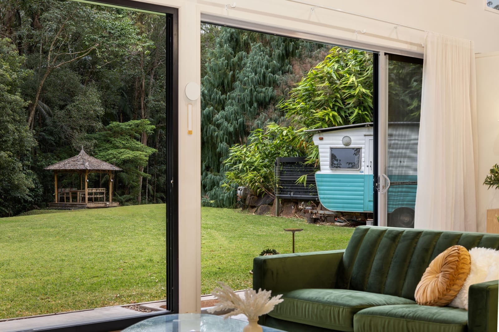 PRIVATE ACREAGE, DUAL LIVING & AN ENVIABLE PALMWOODS LIFESTYLE