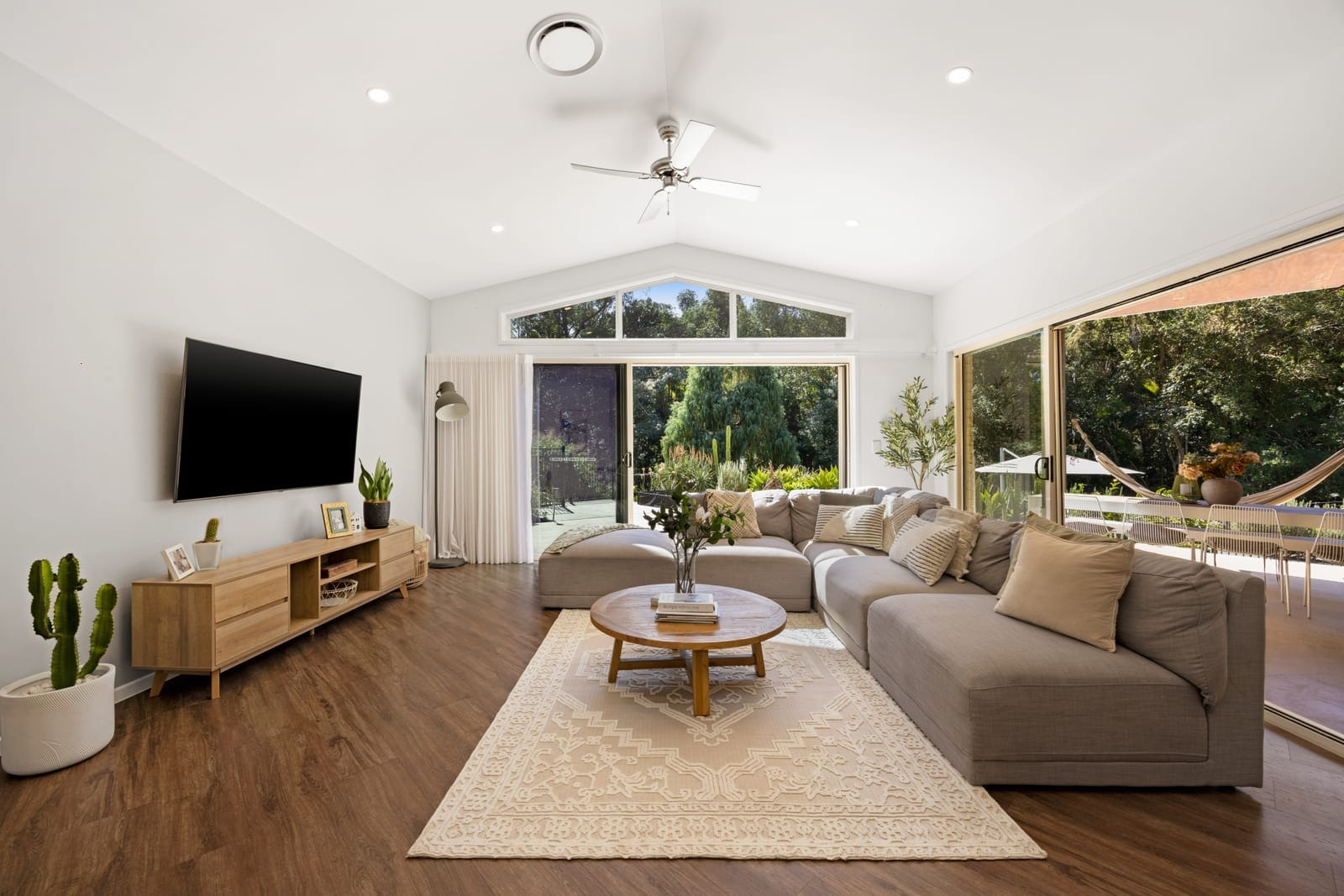 PRIVATE ACREAGE, DUAL LIVING & AN ENVIABLE PALMWOODS LIFESTYLE