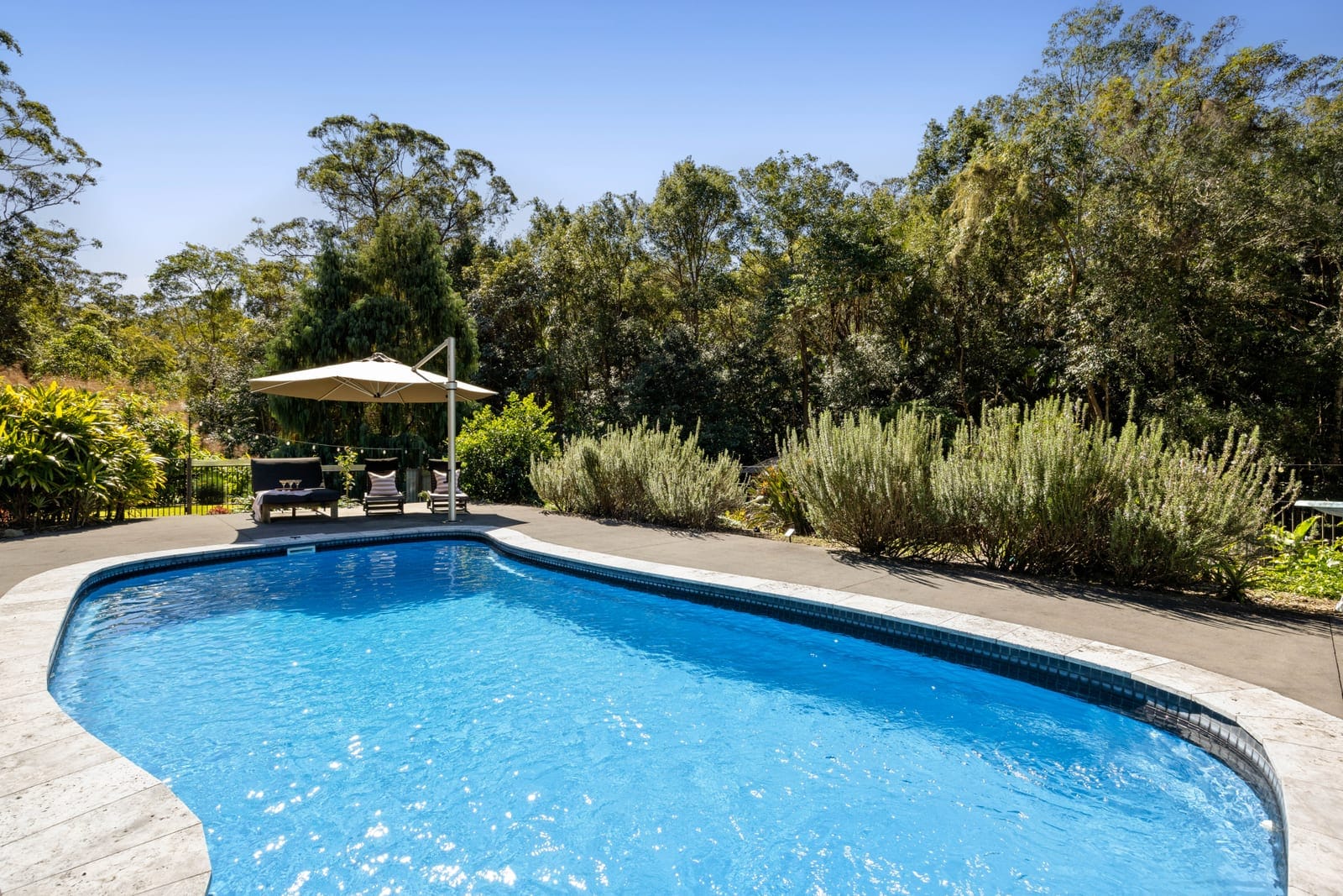 PRIVATE ACREAGE, DUAL LIVING & AN ENVIABLE PALMWOODS LIFESTYLE