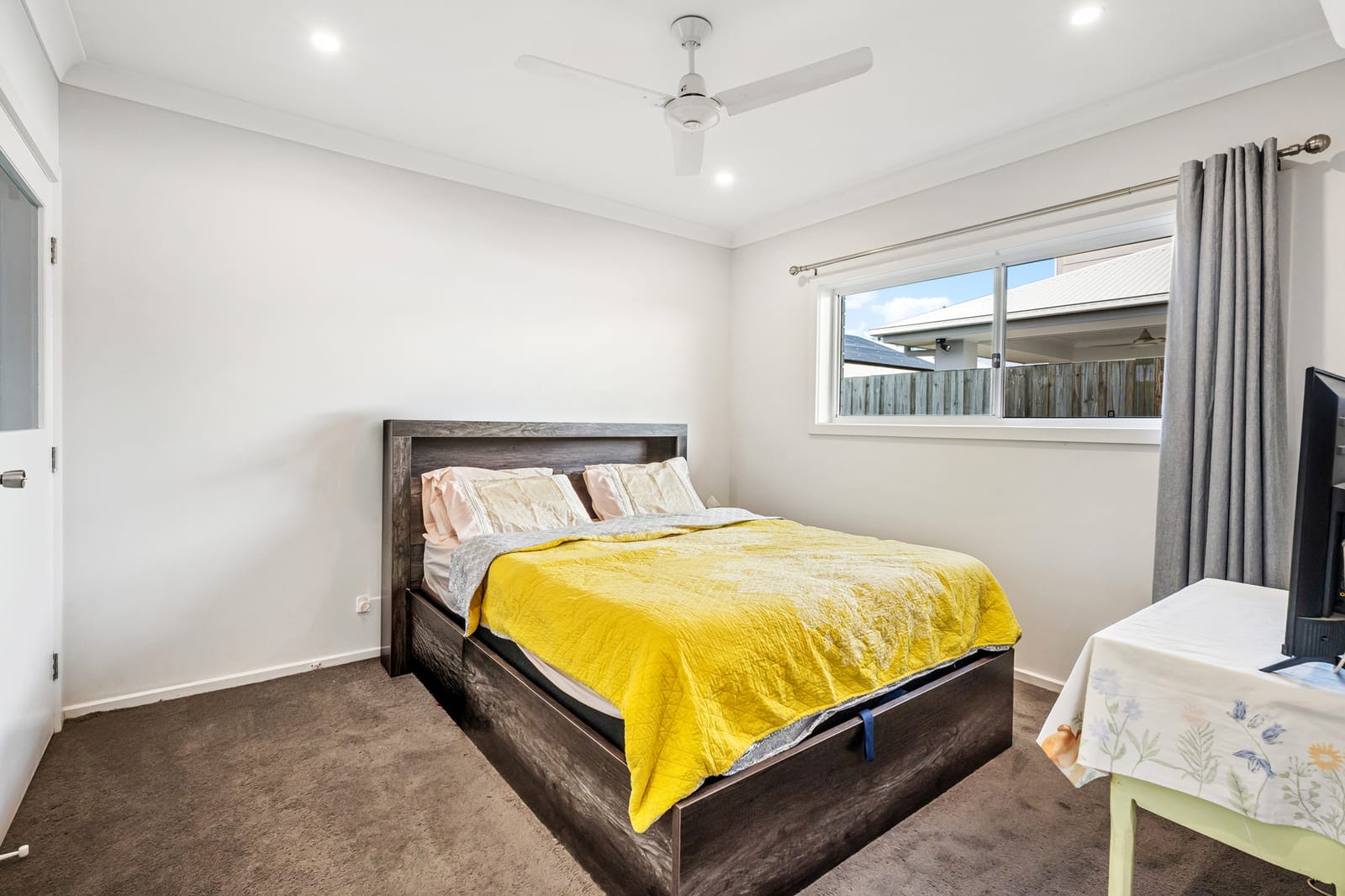 Modern Family Living with Pool in the Heart of Banya