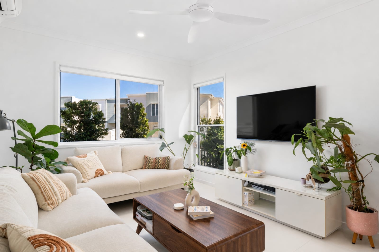 2 TARCUTTA LANE, NIRIMBA