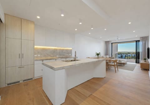 North Facing Sub-Penthouse | Waterfront Luxury at The Cove