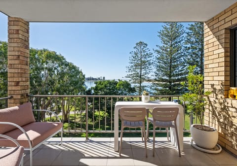 Beachfront Unit in Central Position