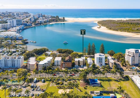 Beachfront Unit in Central Position