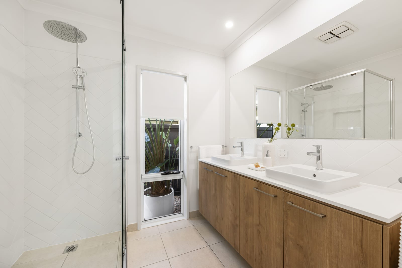 Effortless Contemporary Living in Comfort & Style…