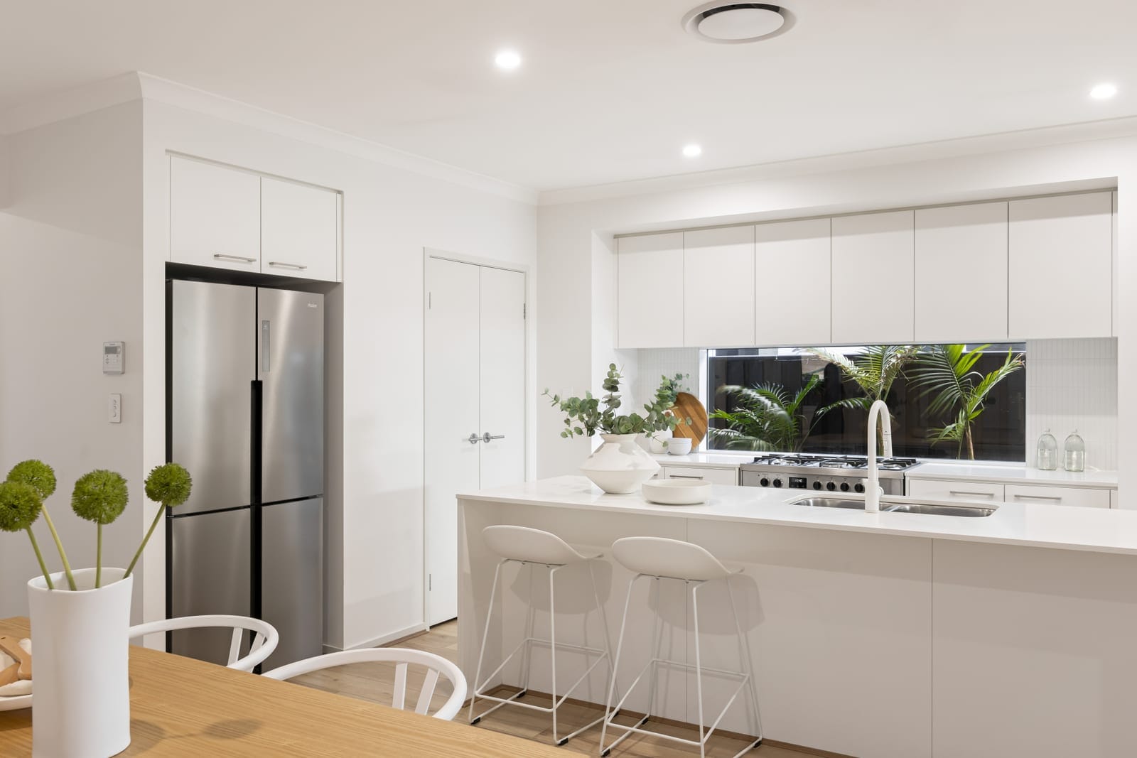 Effortless Contemporary Living in Comfort & Style…