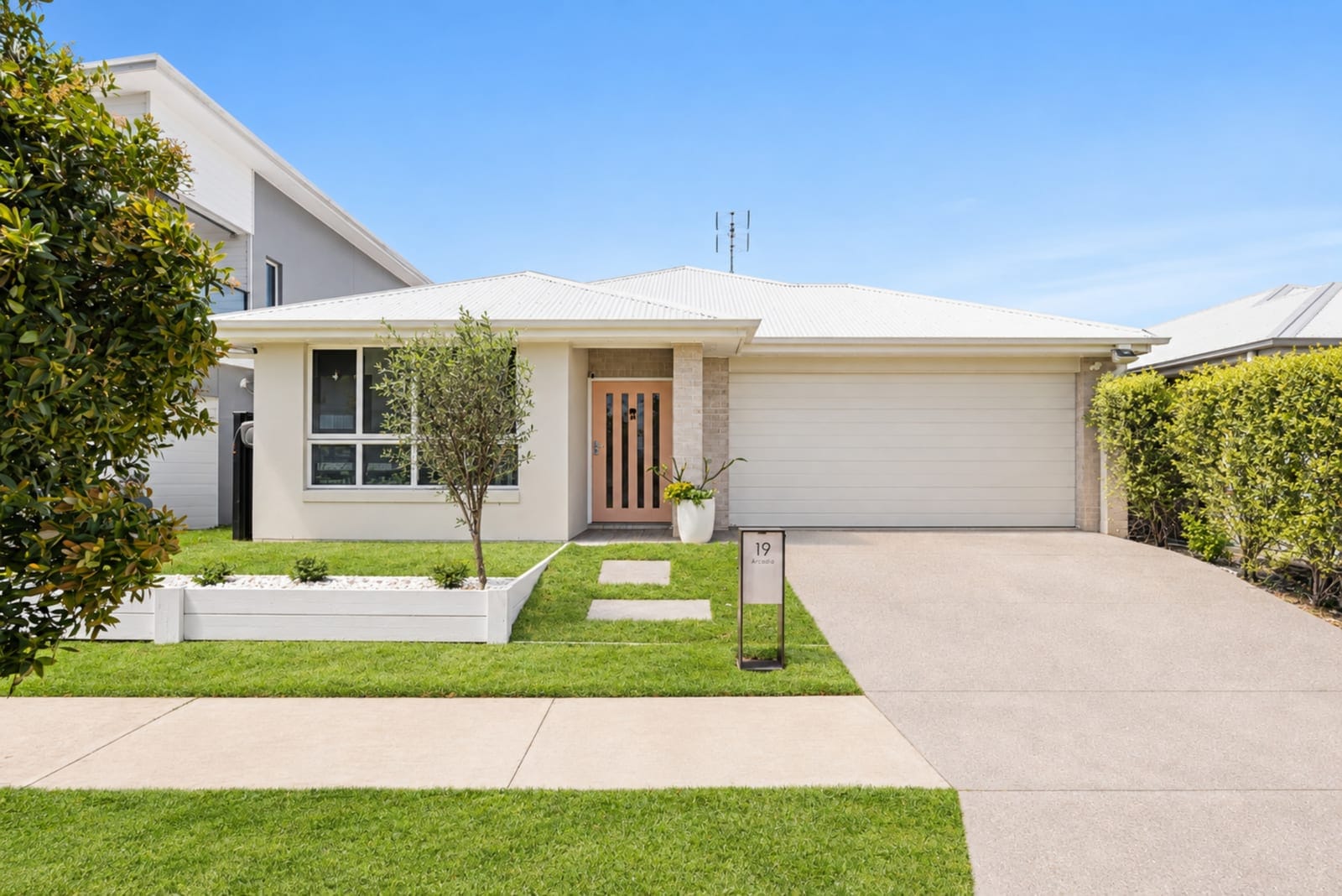 Effortless Contemporary Living in Comfort & Style…