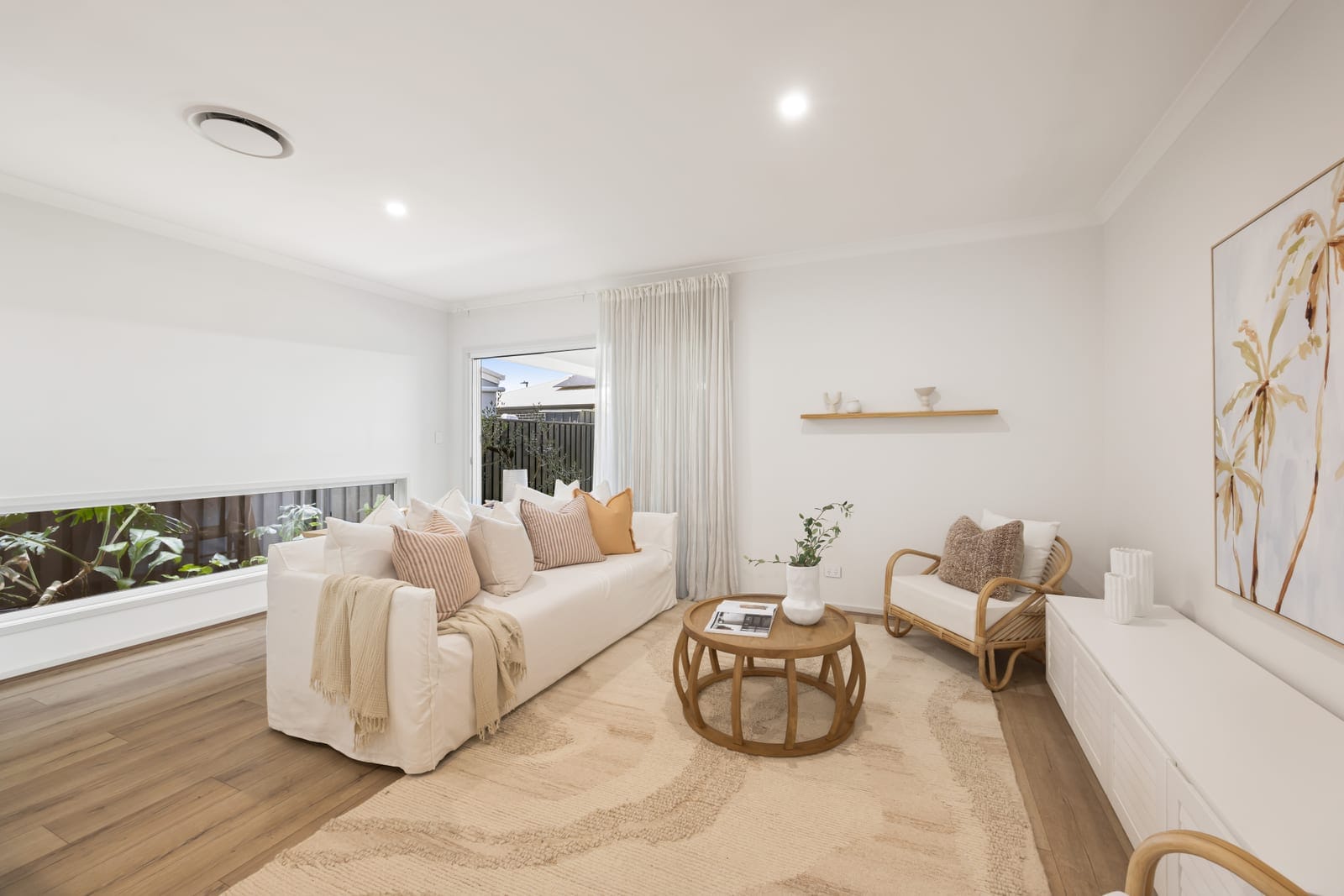 Effortless Contemporary Living in Comfort & Style…