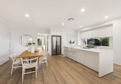Effortless Contemporary Living in Comfort & Style…