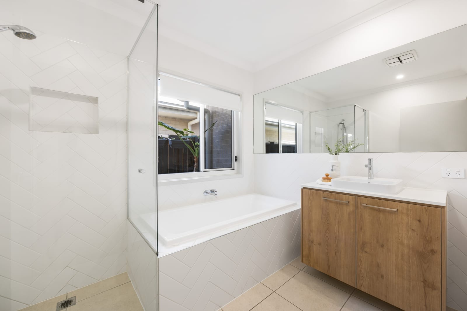 Effortless Contemporary Living in Comfort & Style…