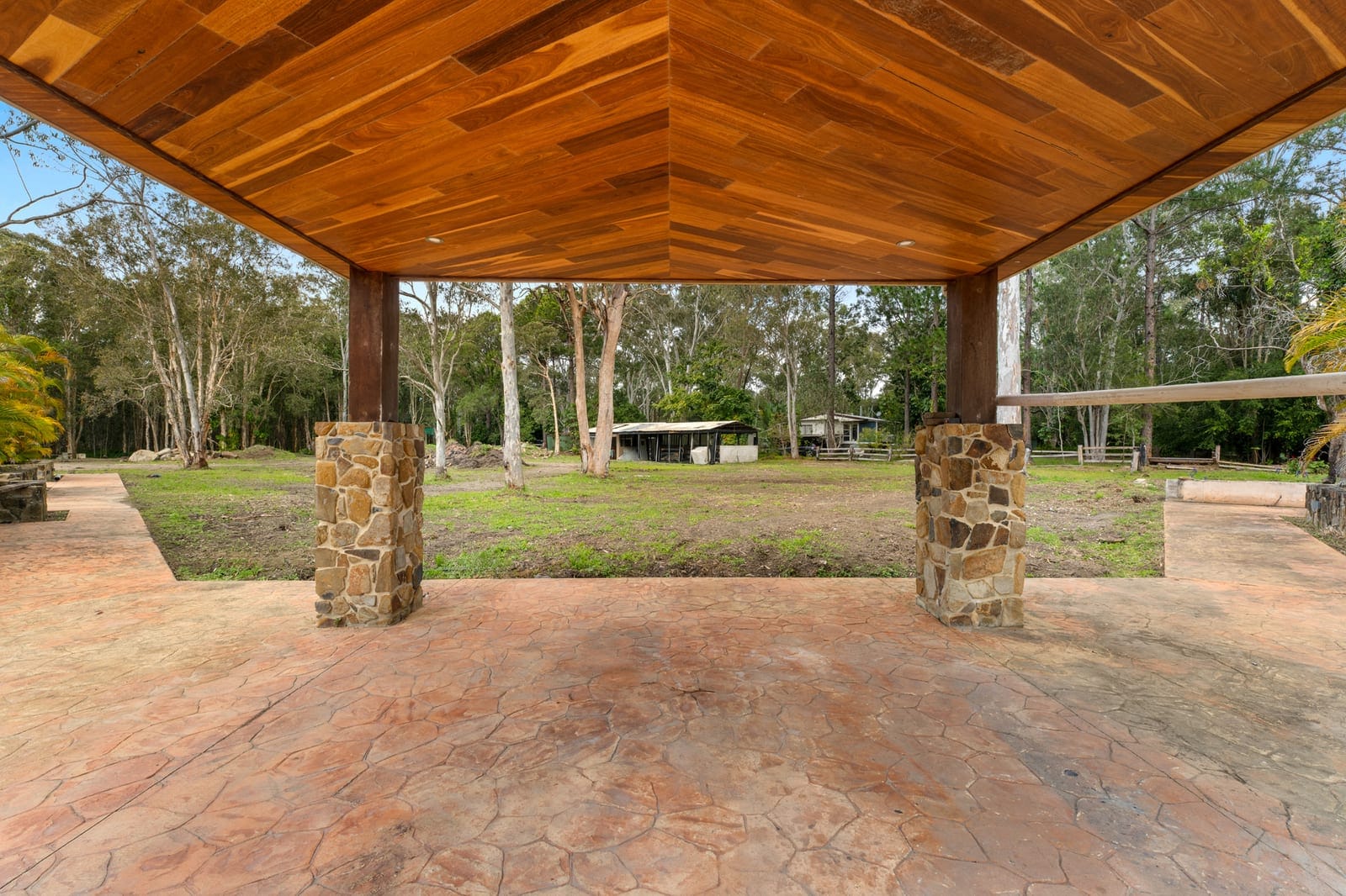 Private Acreage with Granny Flat – Live Now, Build Your Dream Home