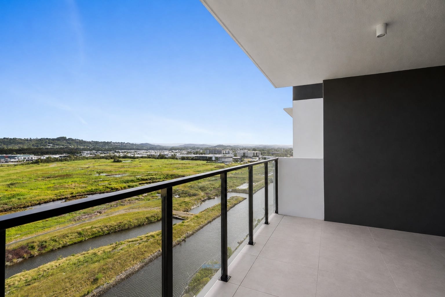 Elevated CBD Living With Expansive Views