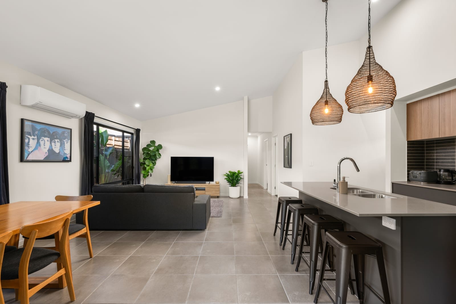 Contemporary Comfort Moments from Aura’s Best Lifestyle Amenities