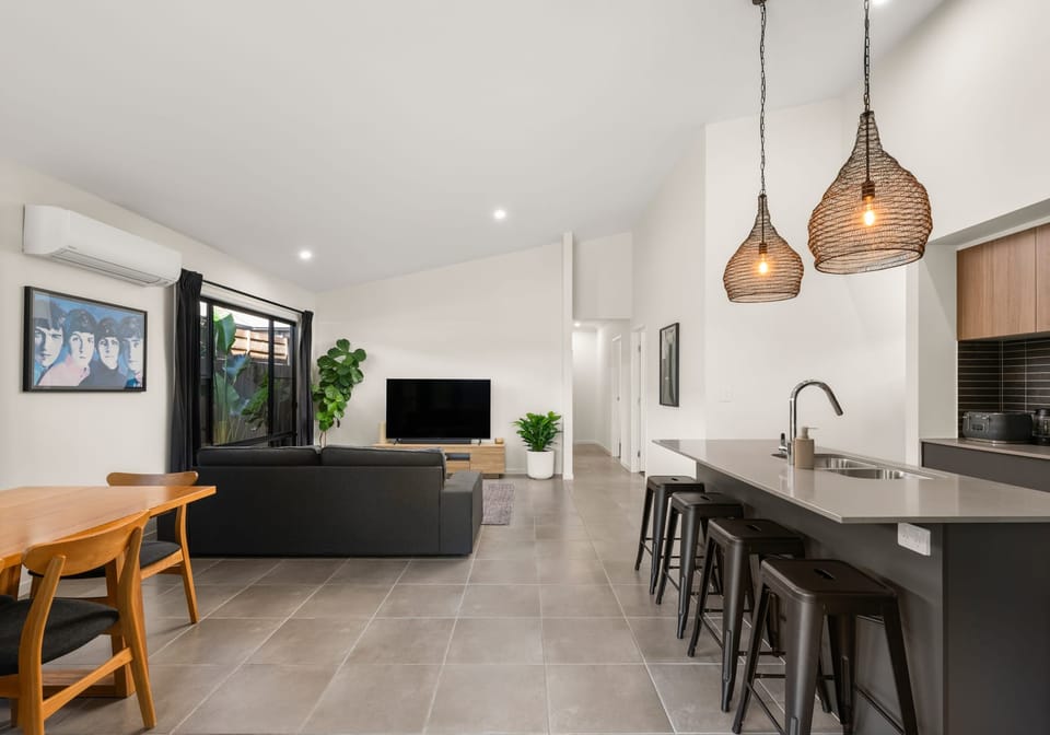 Contemporary Comfort Moments from Aura’s Best Lifestyle Amenities
